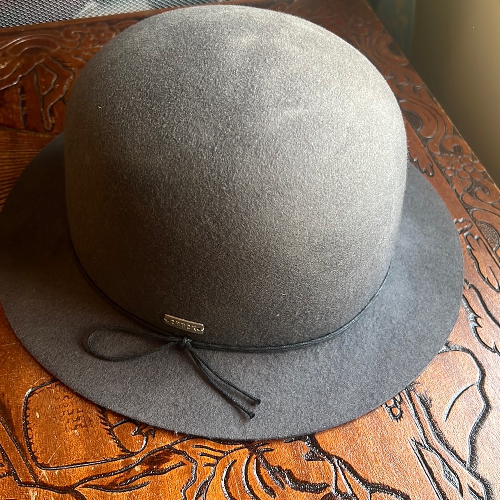 Chuck Gray Hat 🩶